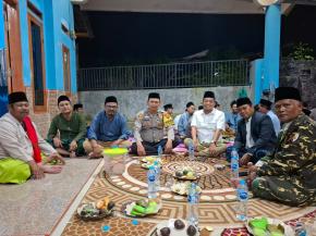 Bhabinkamtibmas Polsek Rengasdengklok Hadiri Peringatan Maulud Nabi Muhammad S.A.W