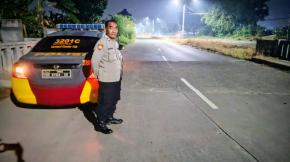 Jaga Kamtibmas Polri Optimalkan Kegiatan Patroli Wilayah Guna Jaga Kamtibmas Pada Malam Hari di Jalan Siliwangi Karawang