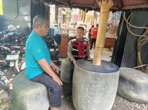 Patroli dialogis dilaksanakan personil Polsek Tempuran Res Karawang, Guna sampaikan pesan kamtibmas kepada masyarakat.
