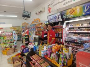 Laksanakan patroli ke area minimarket dan pertokoan wilayah hukum polsek tempuran, Antisipasi C3 dan kerawanan lainnya.