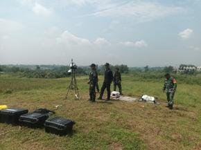 Wujudkan Kegiatan Aman dan Kondusif, Bhabinkamtibmas Polsek Klari Monitor Latihan Yonbekang 5/ARMY