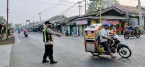 Prekat Polsek Banyusari Optimalkan Giat Patroli Jalan Raya Antisipasi Kejahatan