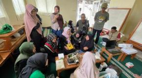 Bank Sampah Unit (BSU) Mandiri dan Bank Sammi Kota Sukabumi Gelar Pelatihan Daur Ulang Sampah Bagi Warga Perum Taman Asri