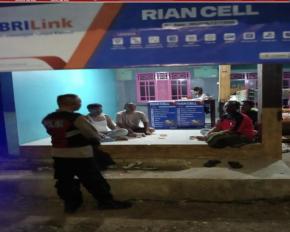 Cegah Pekat dan Kejahatan di Wilayah Desa Cintalanggeng, Personil Polsek Tegalwaru Giat Patroli Malam