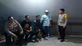 Giat Sambang Bhabinkamtibmas Sekaligus Ngawangkong Dengan Petugas Ronda Malam