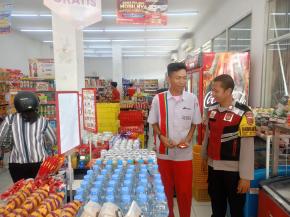 Anggota Polsek Batujaya Tingkatkan Patroli Prekat guna Ciptakan Keamanan di Minimarket