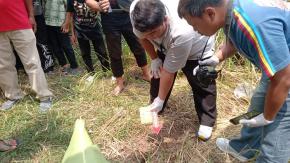 Temuan Mayat Bayi di Rengasdengklok, Tim Inafis Satreskrim Polres Karawang Lakukan Olah TKP