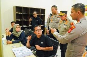 Kapolres Karawang Tinjau Langsung Pelayanan Publik, Pastikan Masyarakat Terlayani Secara Prima