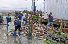 Antisipasi Banjir, Muspika Cilamaya Wetan Bersama Pemdes Sukakerta Bersihkan Kali Cermin