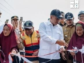Mak Resih dan Mak Halimah Potong Pita, Jembatan Harmoni Wadas Diresmikan dengan Cara Berbeda