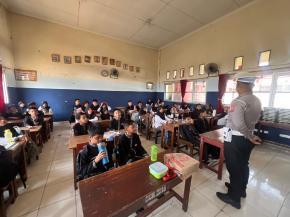 Satlantas Polres Karawang Laksanakan Police Goes to School, Edukasi Kamseltibcarlantas Kepada Murid SD