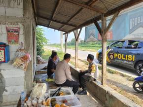 Patroli Dialogis Polsek Kotabaru Sambang Warga Berikan Pesan Kamtibmas
