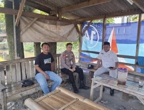 Personil Polsek Tegalwaru Sambang Warga saat Patroli Siang di Desa Wargasetra Dialogis Ajak Waspada