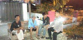 Upaya Anggota Polsek Banyusari Kembali Getol Melaksanakan Sosialisasikan Bahaya Judi Online Kepada Masyarakat