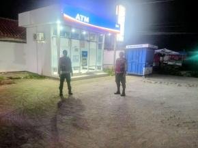 Upaya Anggota Polsek Batujaya Ciptakan Keamanan di Bank BRI Unit Batujaya melalui kegiatan Patroli Prekat