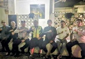 Upaya Personil Polsek Purwasari Polres Karawang Getol Sambangi Poskamling Ajak Masyarakat Jaga Lembur Jelang Sahur