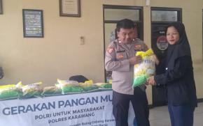Polsek Klari Hadirkan Beras SPHP (Stabilitas Pasokan Dan Harga Pangan) Murah Untuk Warga