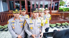 Irwasum Polri Tinjau Kesiapan Pengamanan Nataru di KM 57 Tol Japek, Kapolres Karawang Imbau Masyarakat Patuhi Aturan Lalu Lintas