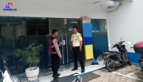 Upaya Aipda Yuli Roy Personel Polsek Lemahabang Sosialisasikan Layanan Call Center 110 Di Obyek Vital