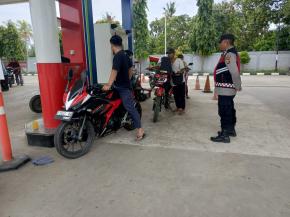 Polisi Polsek Tempuran sampaikan pesan kamtibmas ke karyawan, Rutin Laksanakan Patroli di objek vital.