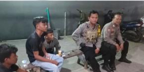 Kegiatan Ngawangkong Polsek Rengasdengklok Ajak Warga Jaga Kamtibmas