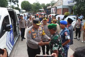 Wakapolda Jabar Tinjau Pos Terpadu KM 102 A, Pastikan Operasi Lilin Lodaya 2025 Aman