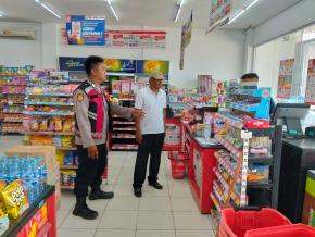 Untuk Mengantisipasi Terjadinya GU Kamtibmas di Minimarket, Anggota Polsek Batujaya gencarkan Giat Patroli Prekat