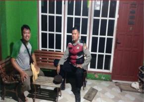 Upaya Bripka Satim Bhabinkamtibmas Getol Ikut Serta Dalam Giat Ronda Bersama Warga
