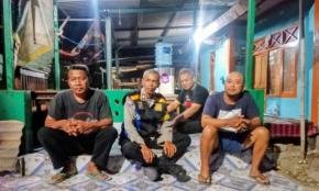 Personel Polsek Klari Patroli Sapa Warga, Sambangi Poskamling Dusun Duren