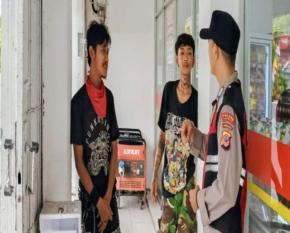 Personil Polsek Tegalwaru Patroli Siang Edukasi Anak Muda Jauhi Tawuran dan Ketahui Bahaya TPPO