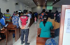 Kapolsek Klari Bersama Personil Lakukan Pengamanan Ibadah Minggu