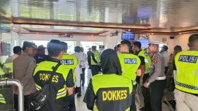 Jelang Arus Mudik Lebaran, Biddokkes Polda NTB Cek Kesehatan Personel di Pelabuhan Lembar dan Gili Mas