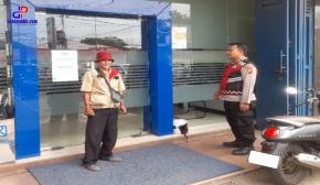 Upaya Personel Polsek Lemahabang Sosialisasikan Layanan Call Center 110 Di Obyek Vital