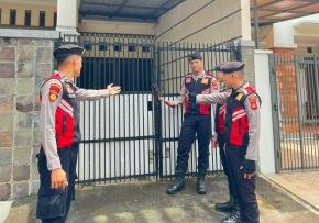 Rutin Cek Rumah Kosong Saat Mudik, Polres Karawang Berikan Rasa Aman ke Warga Resind