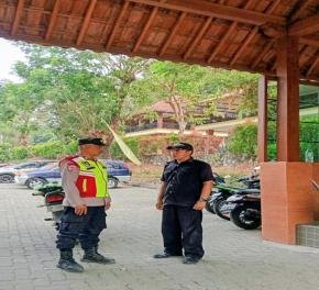 Demi Beri Rasa Aman, Personil Polsek Tegalwaru Giat Patroli Siang Monitor Objek Wisata