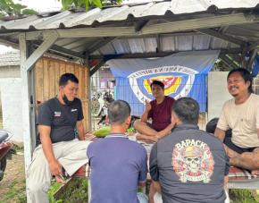 Tingkatkan Transparansi Publik, Polsek Telukjambe Timur Sosialisasi QR Code Pengaduan Propam Kepada Masyarakat