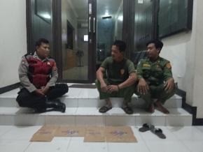 Wujudkan Lingkungan Kondusif, Bhabinkamtibmas Polsek Telagasari Lakukan Siskamling