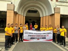 Menyambut Hari Bhayangkara ke-80, Polres Subang Bersihkan Rumah Ibadah dan Salurkan Bantuan Sosial