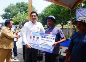 Jelang Musim Tanam I Tahun 2025/2026, Bupati Lucky Hakim Bagikan Alsintan Untuk Kelompok Petani Indramayu