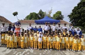 Menanam Keselamatan Sejak Dini, Dishub Indramayu Kenalkan Tertib Lalu Lintas kepada Anak TK 
