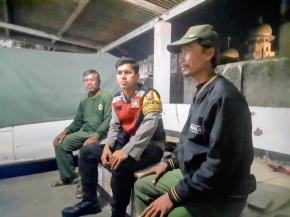 Bhabinkamtibmas Polsek Telagasari Bina Warga Desa dalam Giat Siskamling
