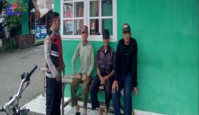 Personel Polsek Lemahabang Imbau Petugas Jaga Situs Budaya Makam Syekh Quro Untuk Tetap Pertahankan Kamtibmas

POLRES KARAWANG POLDA JABAR – Personel Polsek