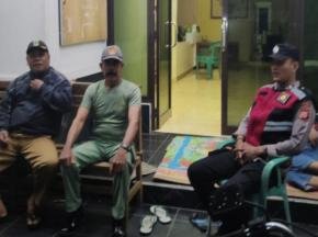 Bhabinkamtibmas Polsek Tegalwaru Ajak Warga Bakan ngantay Desa Cintalaksana Waspadai Gukamtibmas