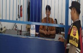Personil Polsek Tegalwaru Giat Patroli Siang Sambang Kios Pusat Gadai Loji Imbau Warga Waspada