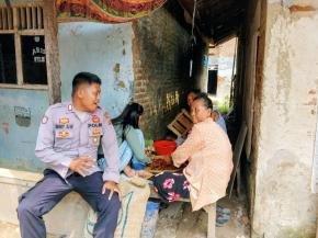 Anggota Polsek Batujaya sambangin Masyarakat Batujaya untuk memberikan Arahan dan Himbauan Kamtibmas