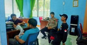 Bhabinkamtibmas Desa Sindangsari Laksanakan Giat Sambang Dan Silaturrahmi Dengan Perangkat Desa