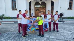 Ditpolairud Polda NTB Gelar Bersih-Bersih Tempat Ibadah dan Berikan Bantuan Alat Keberaihan di Hari Bhayangkara ke-80