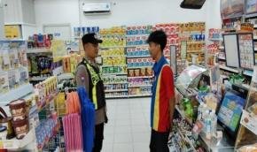 Patroli Supermarket Indomaret Gempol Guna Antisipasi Kejahatan