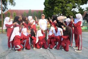Bupati Kuningan Dian Rachmat Yanuar Apresiasi Latihan Paskibra SMPN 1 Lebakwangi, Usung Tema Stop Bully