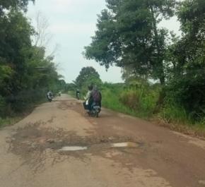 Rehabilitasi Jalan SP Opi-Babatan -Sri Jabo Terkesan Asal dan Tidak Tepat Sasaran